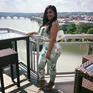 Meet your Posher, Angela